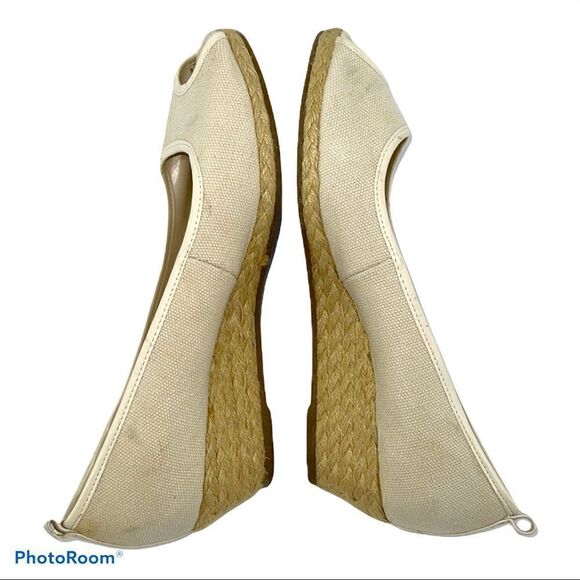 St. John’s Bay Women’s Cream Canvas Slip On Peep Toe Espadrille Wedge Flats 8 - Picture 7 of 14
